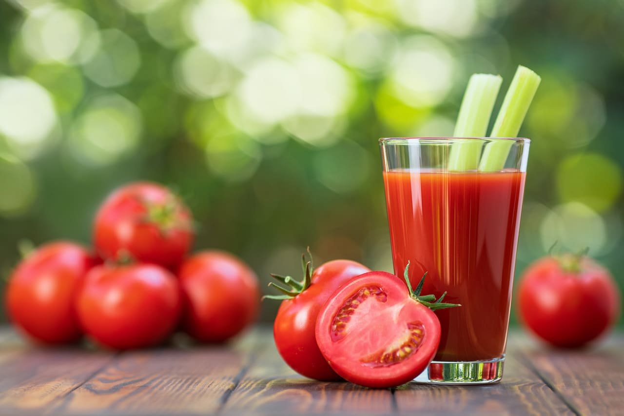Suco de Tomate: Uma Bebida Refrescante e Cheia de Benefícios