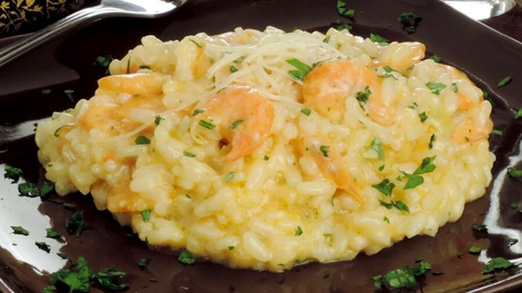 Risoto de Camarão Cremoso e Facíl: Um Clássico Elegante para Qualquer Ocasião