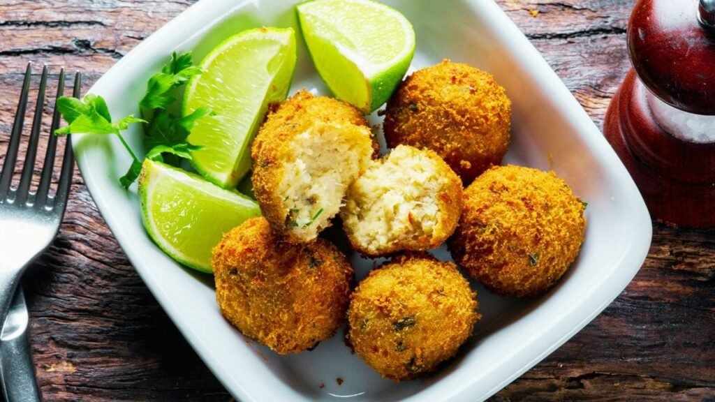 Bolinho de Bacalhau: Receita Crocante e Saborosa para Impressionar