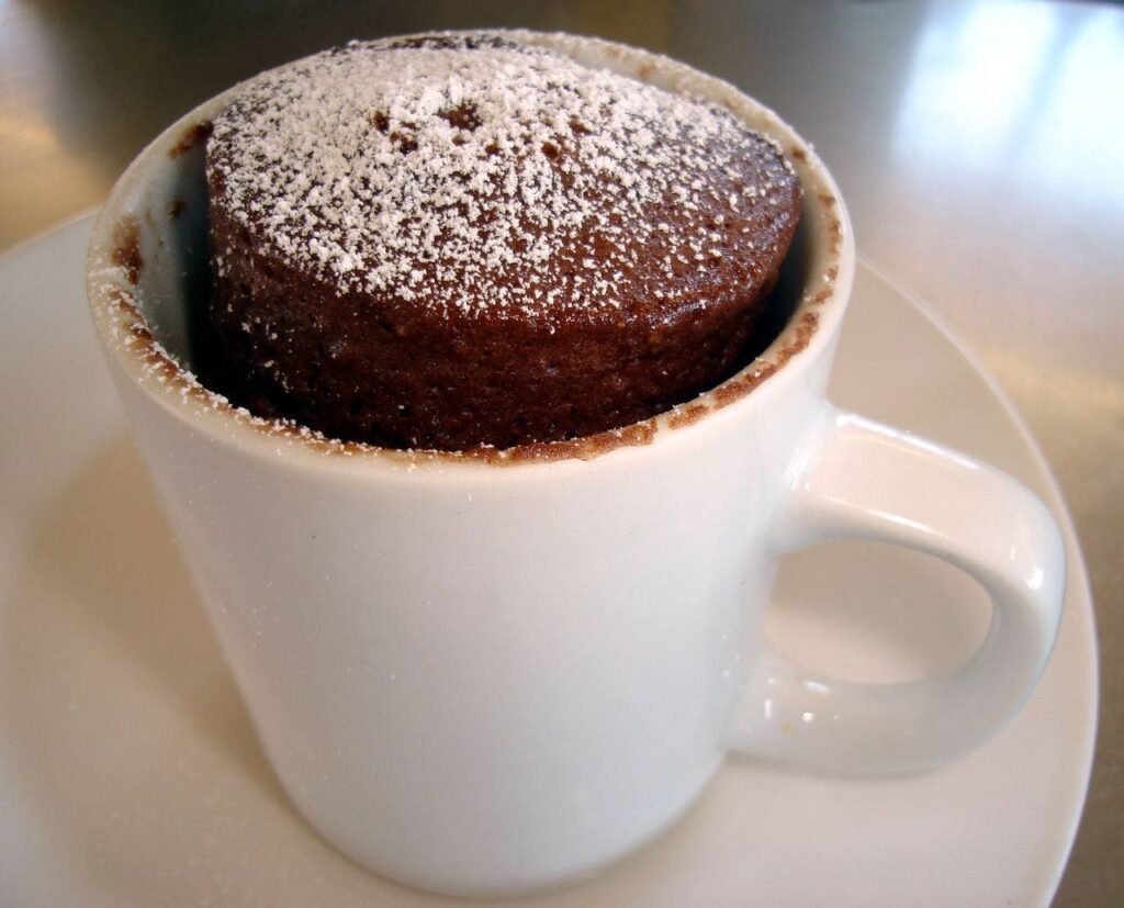 Bolo de Caneca de Micro-ondas: Prático, Rápido e Delicioso!