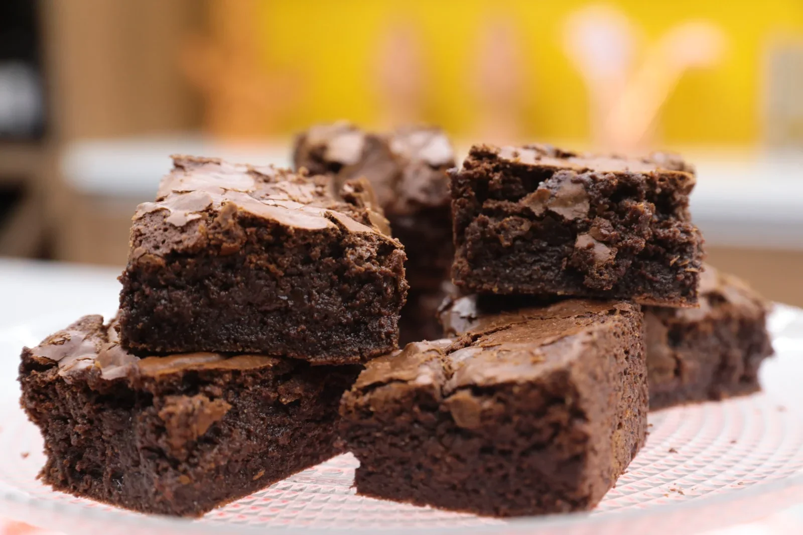 Você Nunca Imaginou que Dá pra Fazer um Brownie Perfeito Só com Nescau – Veja como!